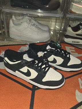 Nike Women’s Black and Cream Low-Top Sneakers